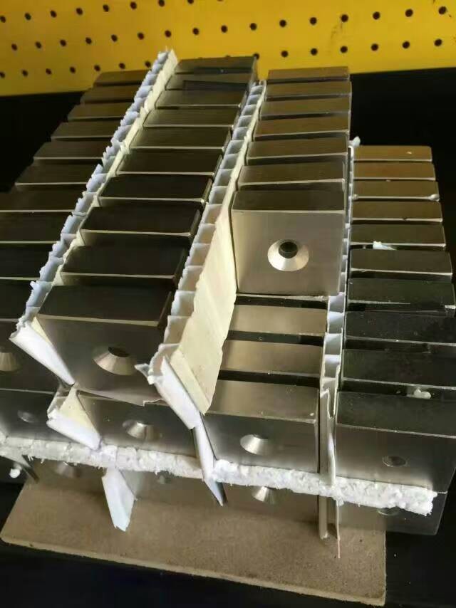 蜜桃AV噜噜一区二区三区铁